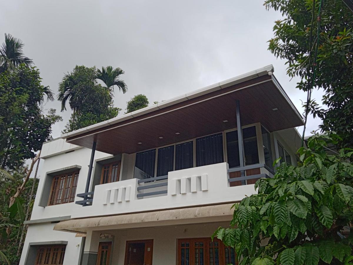 High Shine Homestay Meppādi Buitenkant foto